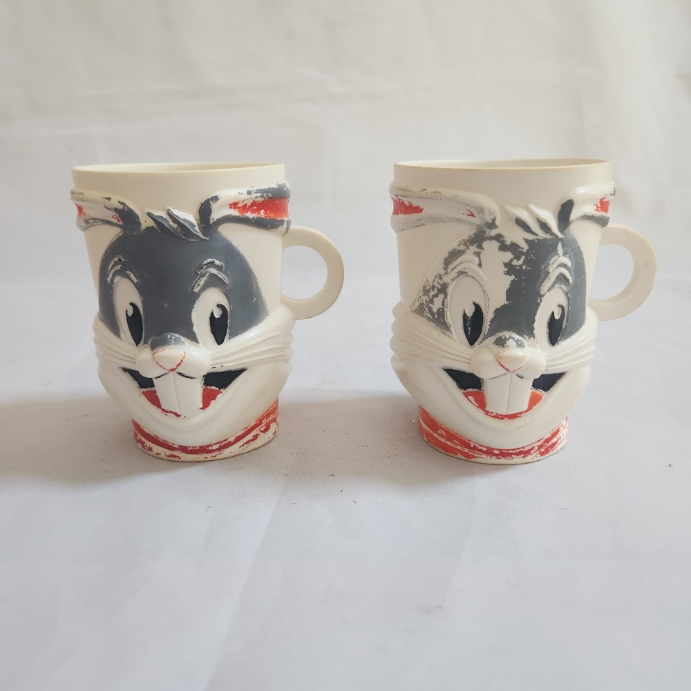Pair of Vintage Warner Bros Bugs Bunny Looney Tunes Promo Mugs Cups
